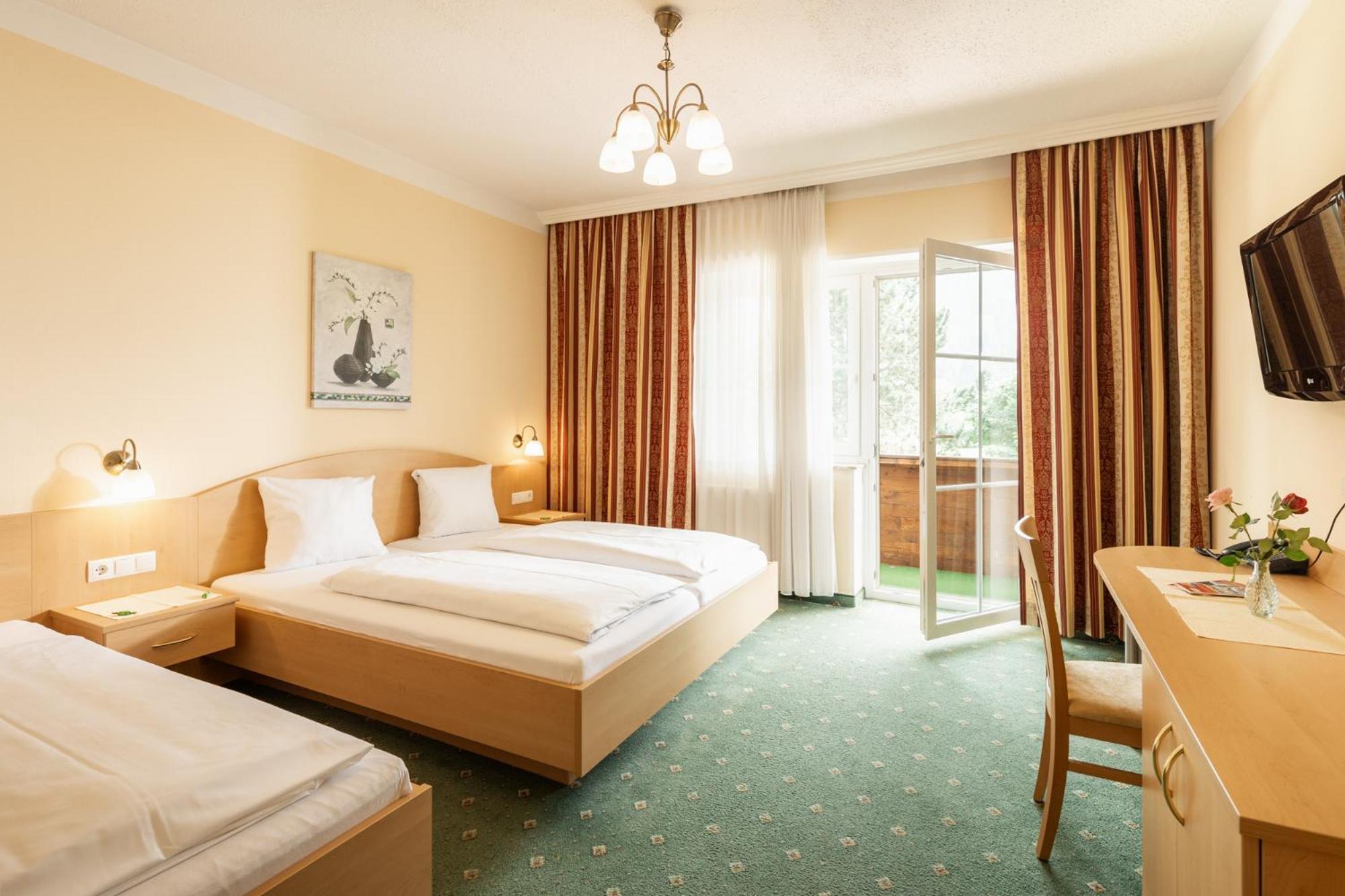 Landhotel Stofflerwirt Санкт-Михель  Экстерьер фото