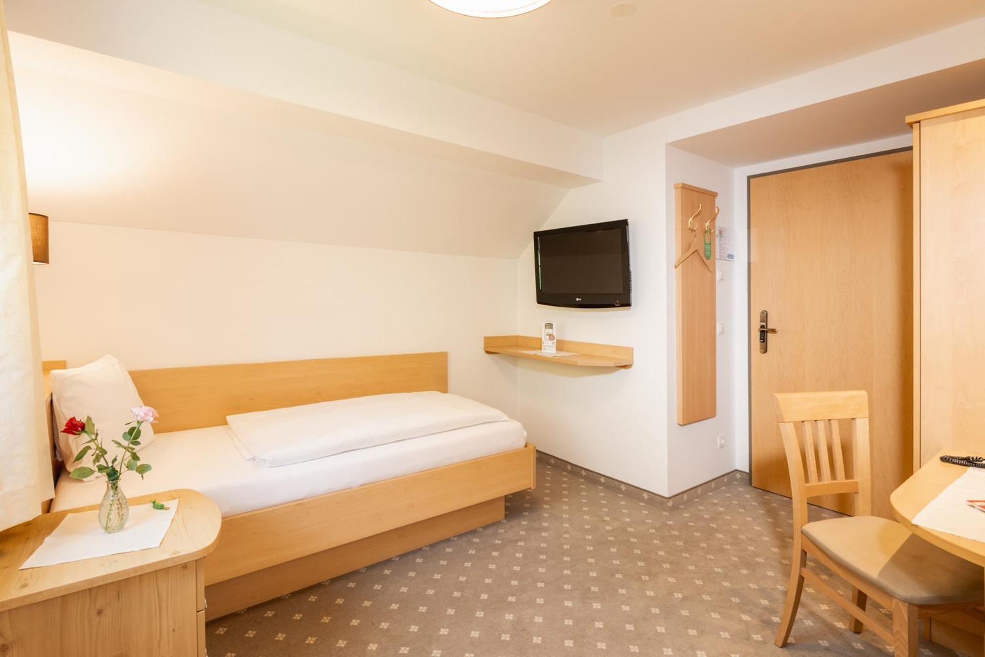Landhotel Stofflerwirt Санкт-Михель  Экстерьер фото