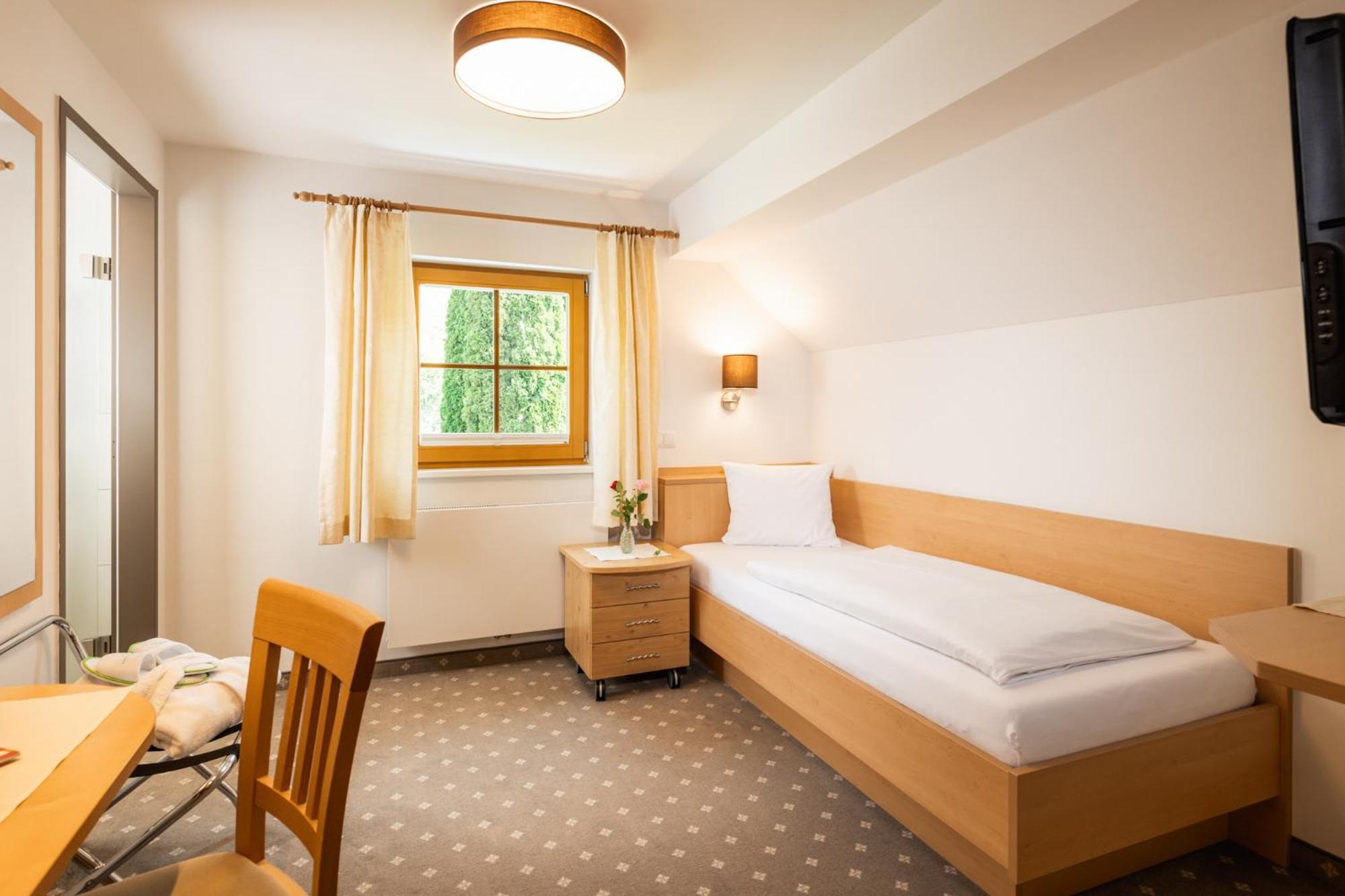 Landhotel Stofflerwirt Санкт-Михель  Экстерьер фото