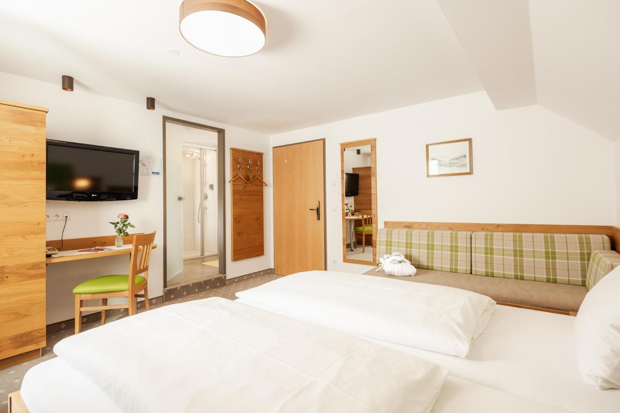 Landhotel Stofflerwirt Санкт-Михель  Экстерьер фото