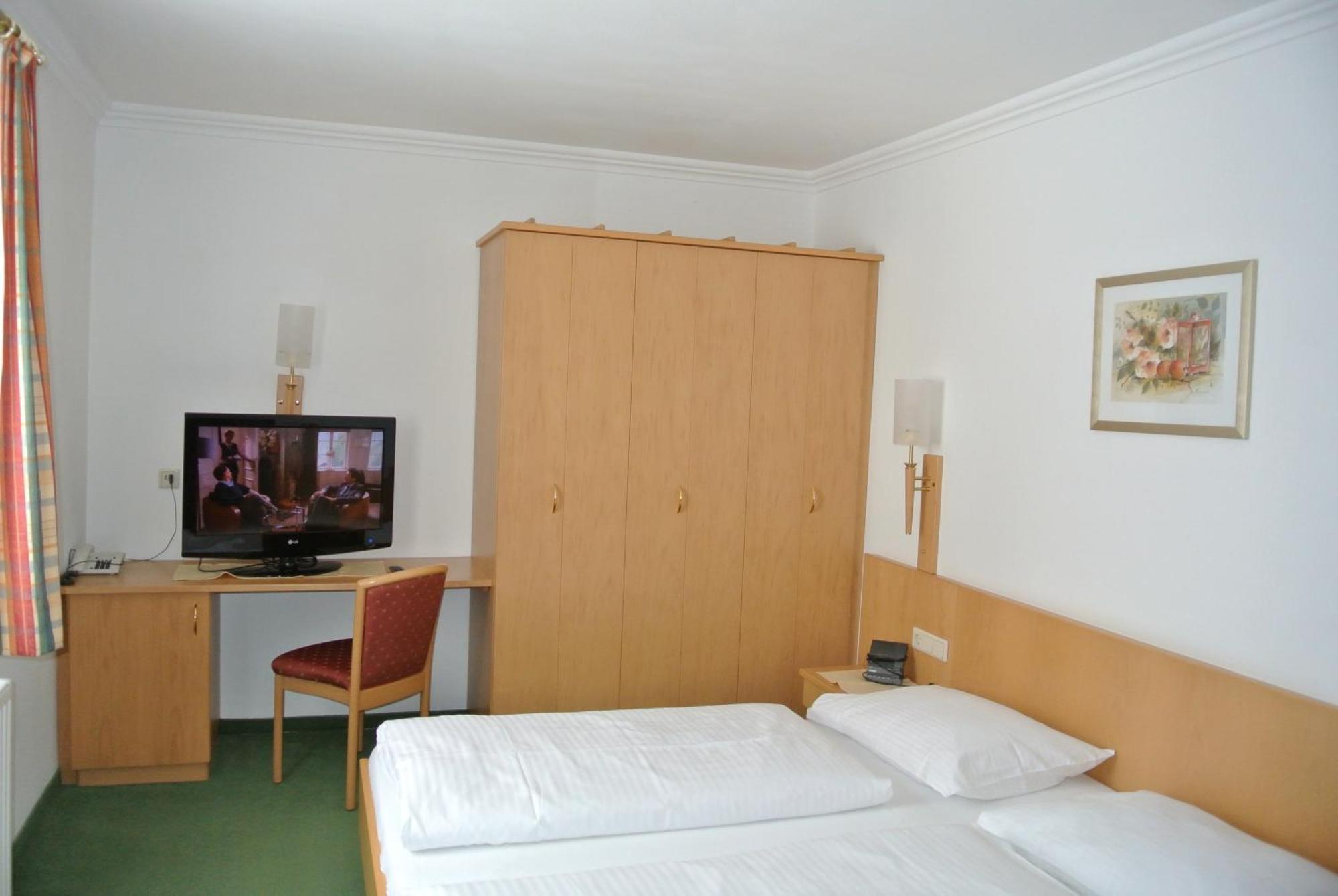 Landhotel Stofflerwirt Санкт-Михель  Экстерьер фото