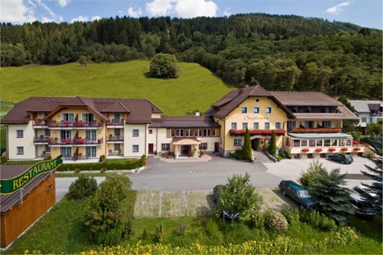 Landhotel Stofflerwirt Санкт-Михель  Экстерьер фото